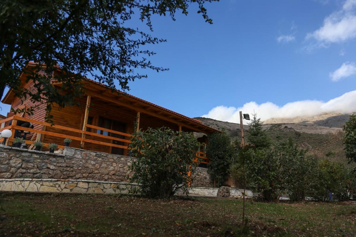 Orias Guesthouse & Farm กาลาวริตา ภายนอก รูปภาพ