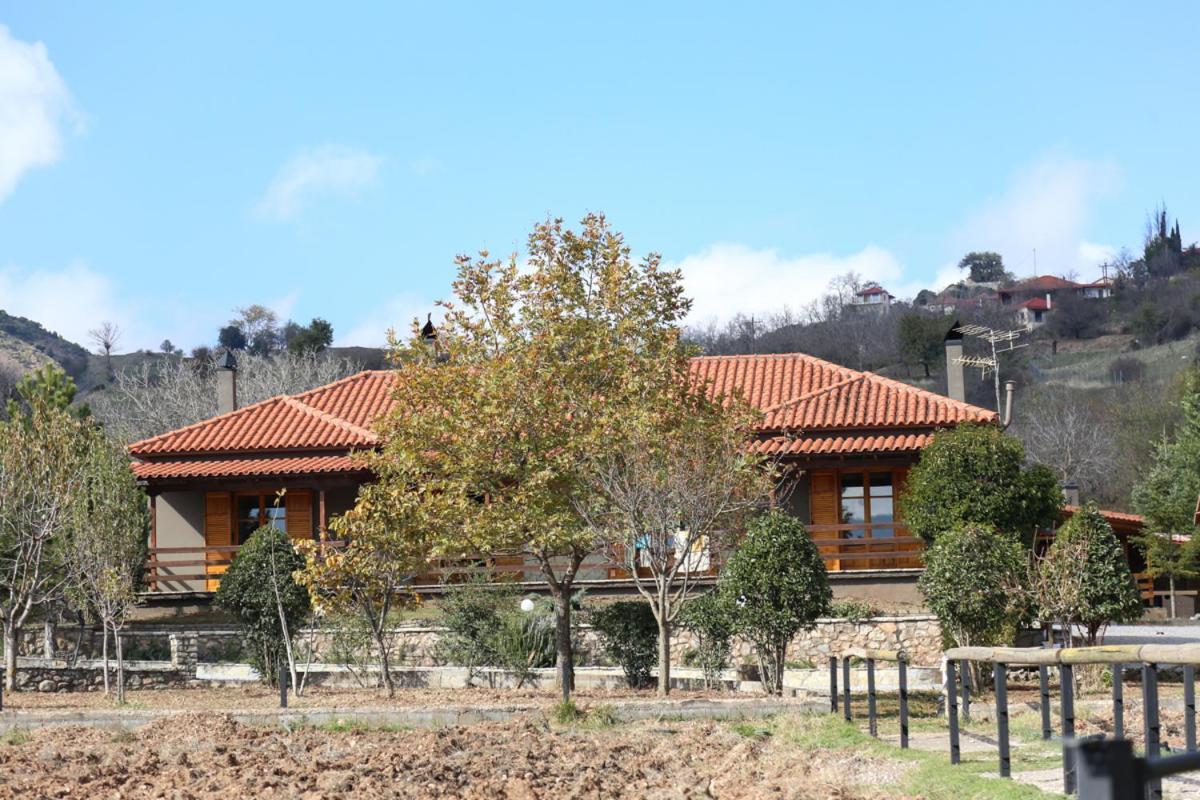 Orias Guesthouse & Farm กาลาวริตา ภายนอก รูปภาพ
