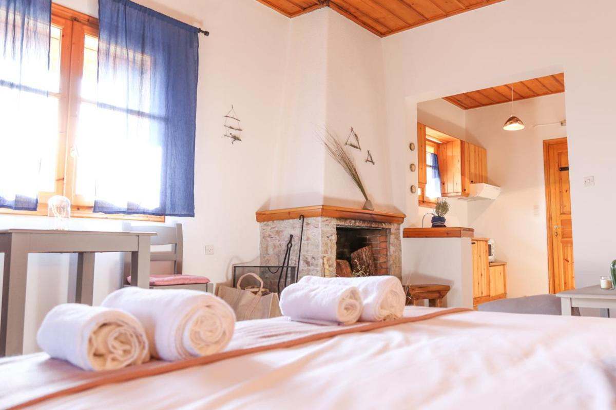 Orias Guesthouse & Farm กาลาวริตา ภายนอก รูปภาพ