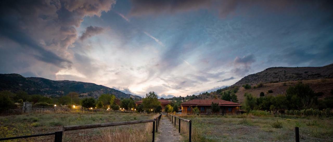 Orias Guesthouse & Farm กาลาวริตา ภายนอก รูปภาพ