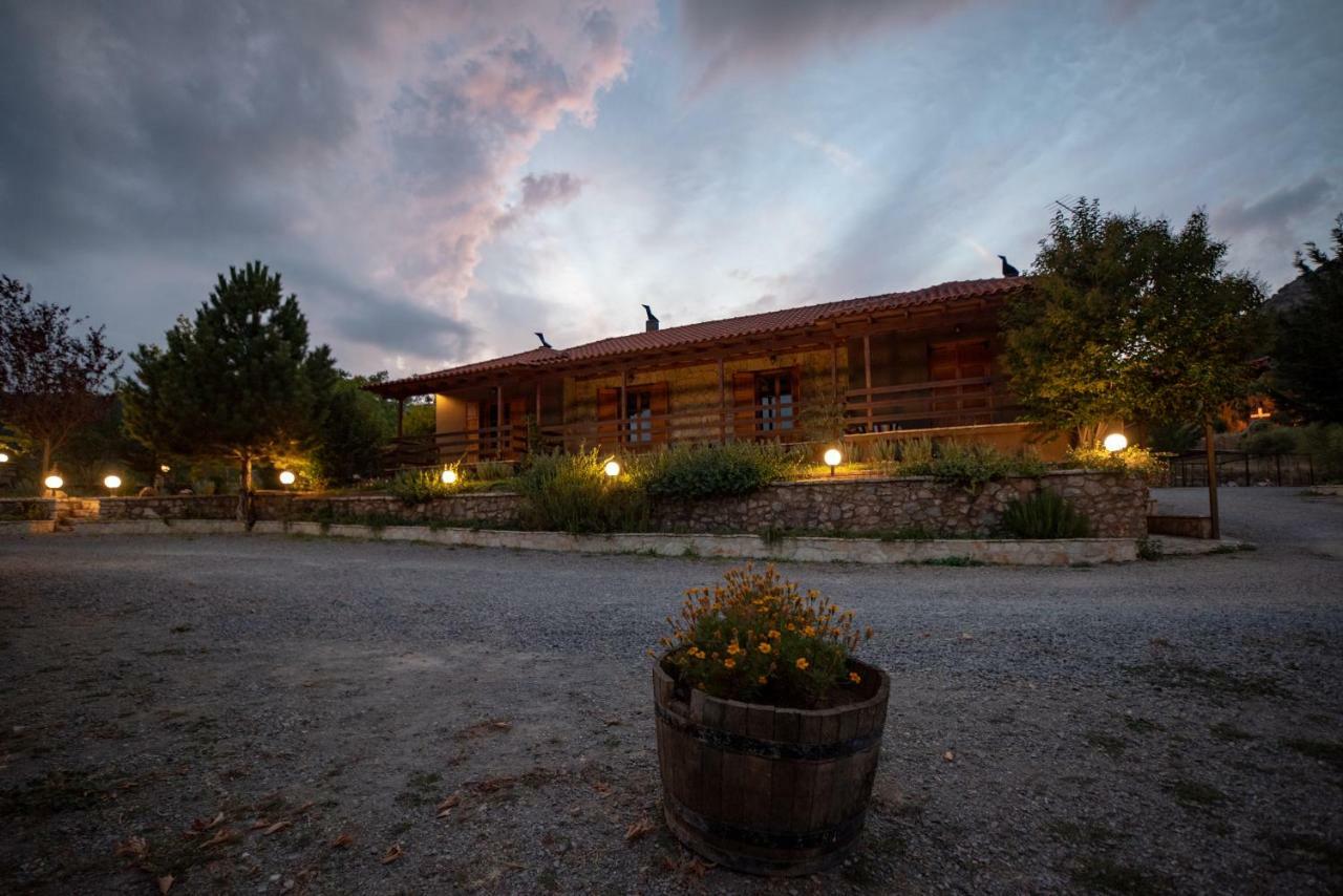 Orias Guesthouse & Farm กาลาวริตา ภายนอก รูปภาพ