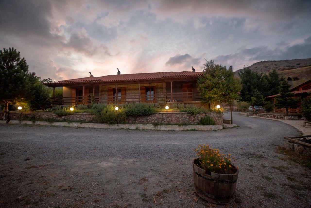 Orias Guesthouse & Farm กาลาวริตา ภายนอก รูปภาพ